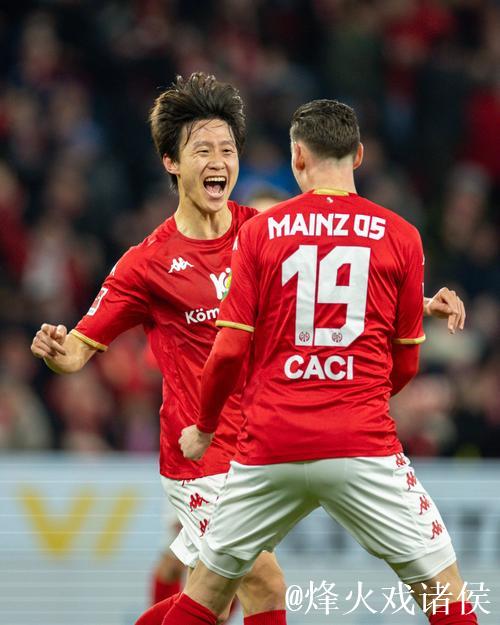美因茨vs门兴格拉德巴赫：李在城、阿米里首发，